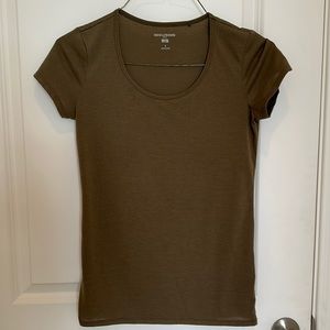 Uniqlo t shirt